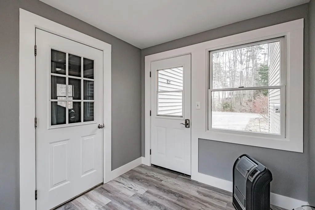 16 The Woods Road Union ME 04862