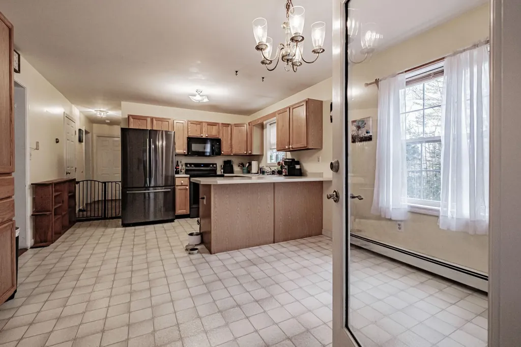 16 The Woods Road Union ME 04862
