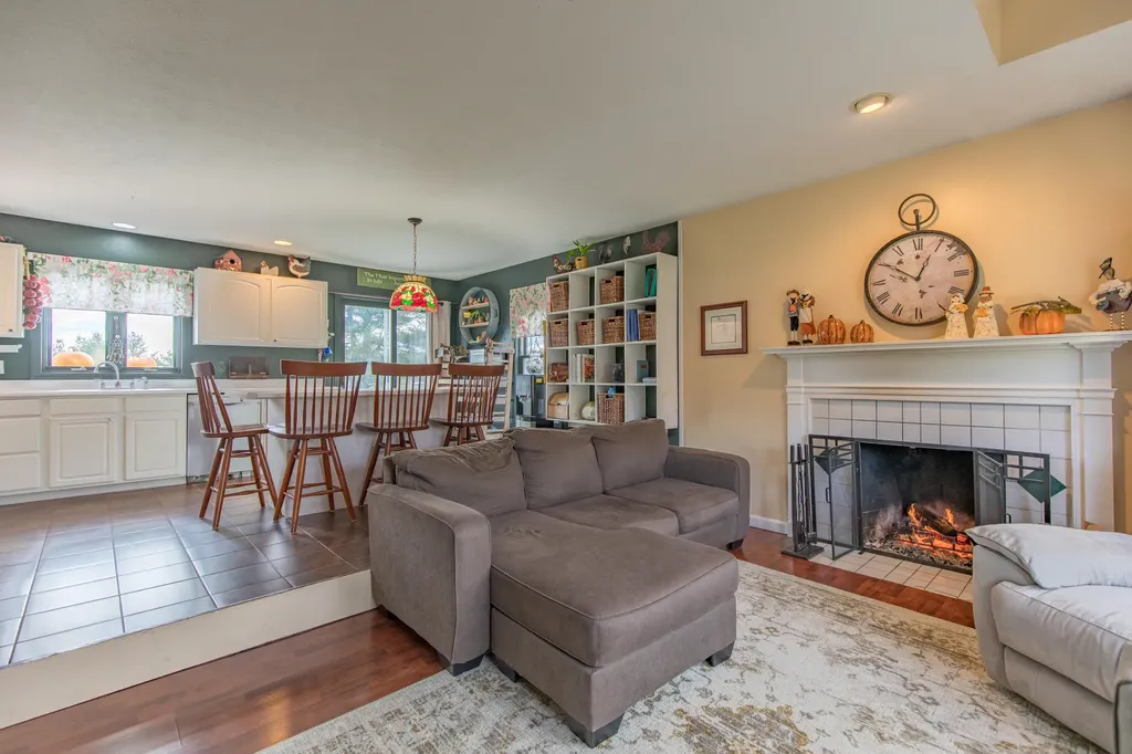 5 Chelsea Circle Saco ME 04072