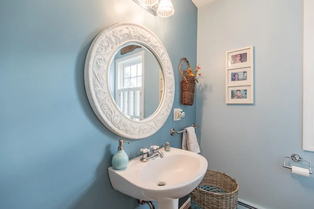 5 Chelsea Circle Saco ME 04072