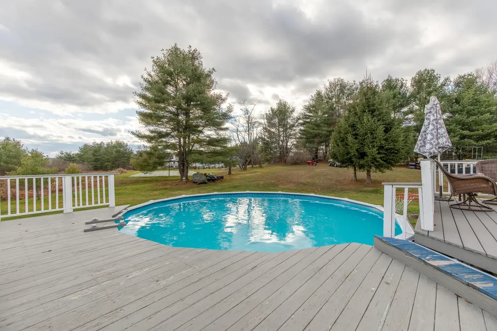 5 Chelsea Circle Saco ME 04072