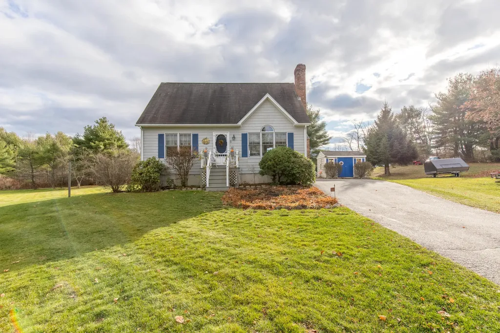 5 Chelsea Circle Saco ME 04072