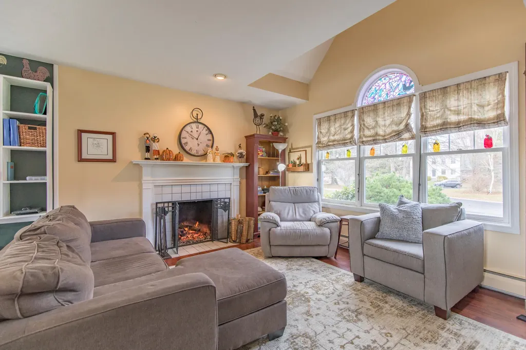 5 Chelsea Circle Saco ME 04072