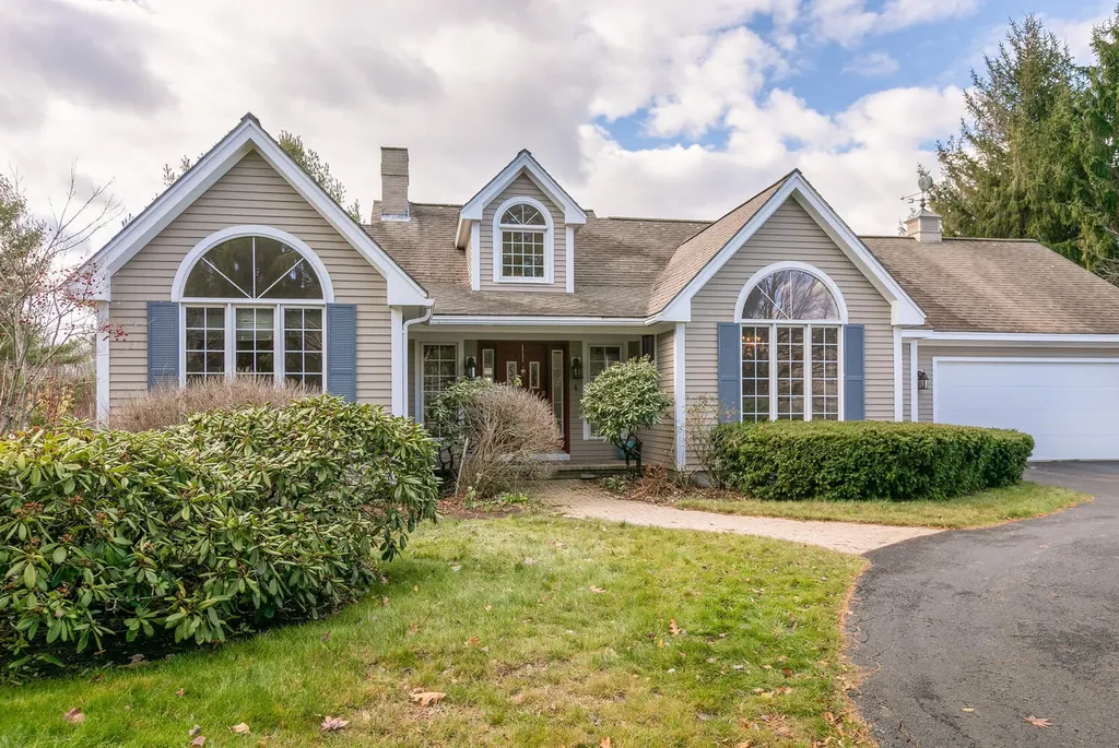 4 Plover Lane Scarborough ME 04074