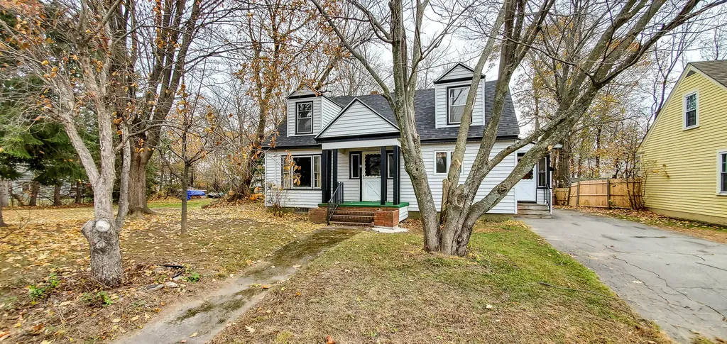 7 Highland Park Fairfield ME 04937