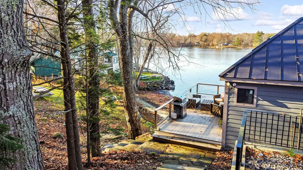 64 Mansir Lane Richmond ME 04357