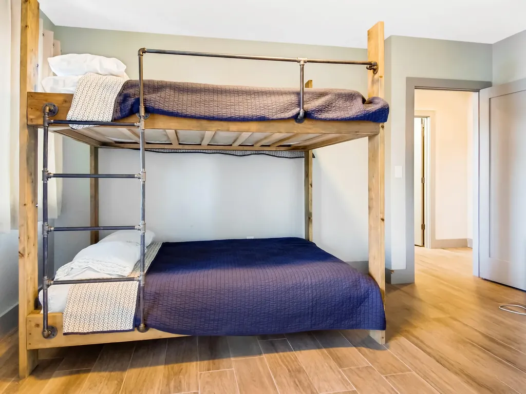 64 Mansir Lane Richmond ME 04357