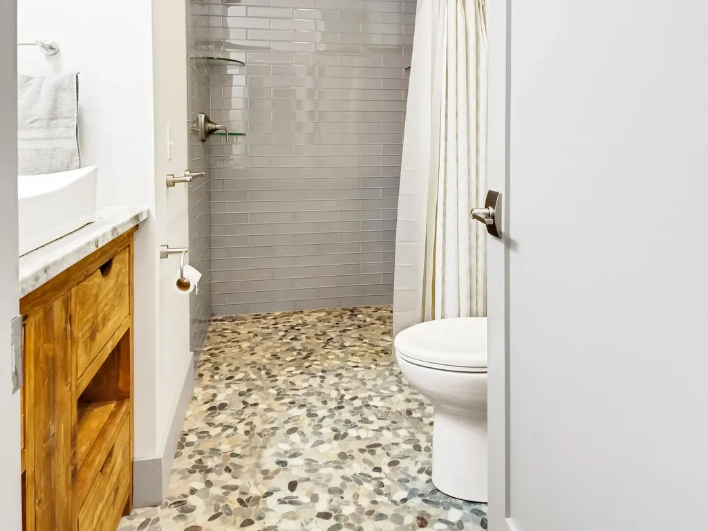 64 Mansir Lane Richmond ME 04357