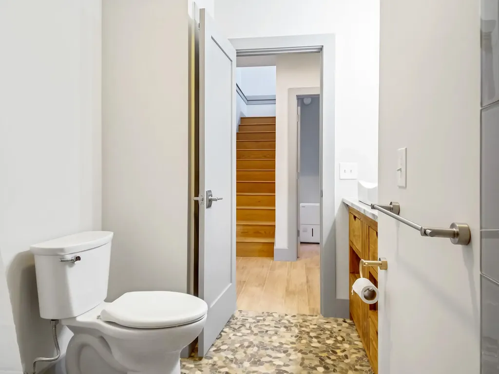64 Mansir Lane Richmond ME 04357