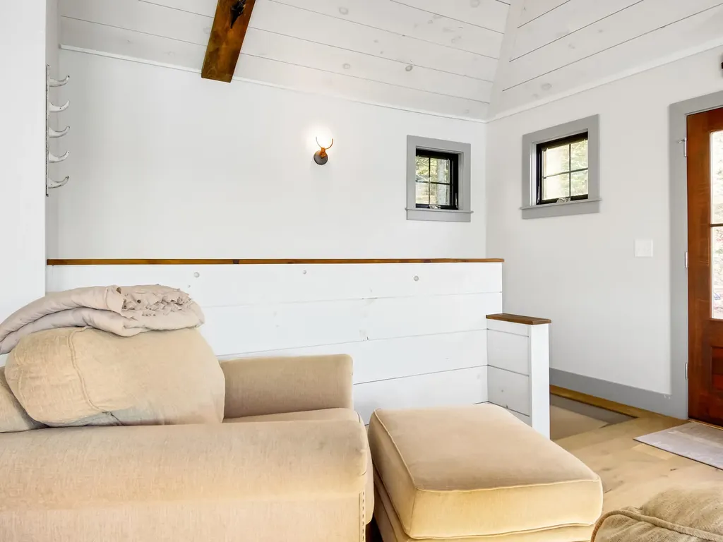 64 Mansir Lane Richmond ME 04357