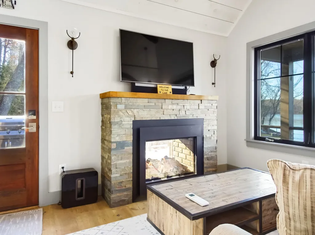 64 Mansir Lane Richmond ME 04357