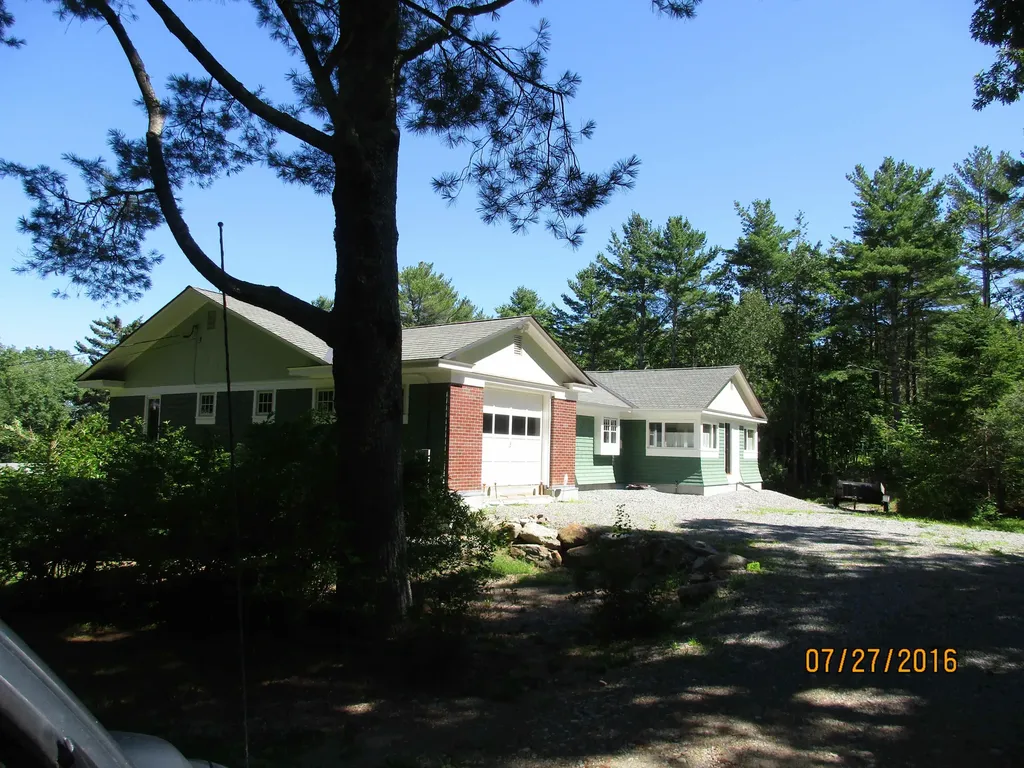 16 Beacon Avenue Camden ME 04843