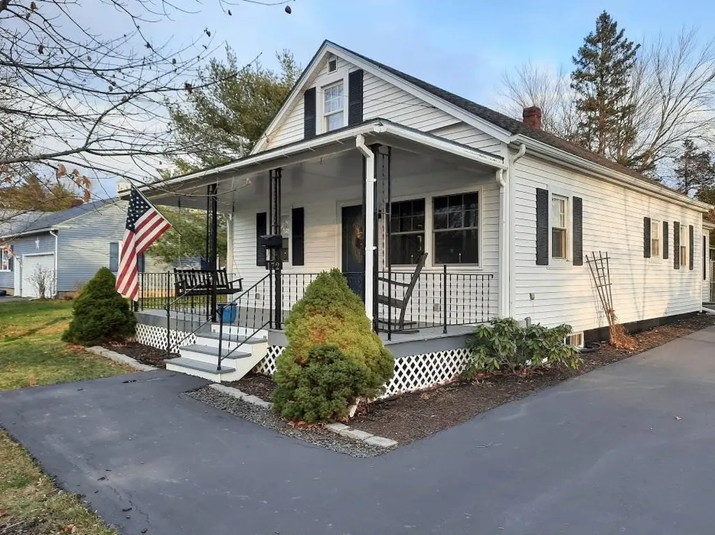 172 Parkway N Brewer ME 04412