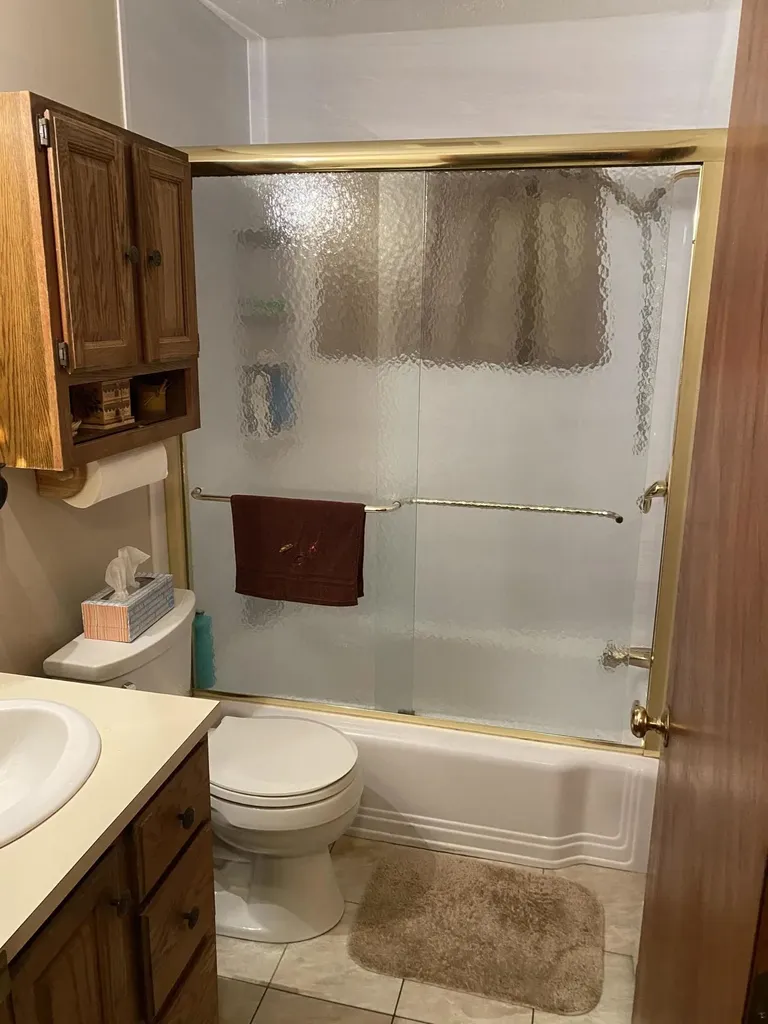 17 Swale Lane Lewiston ME 04240