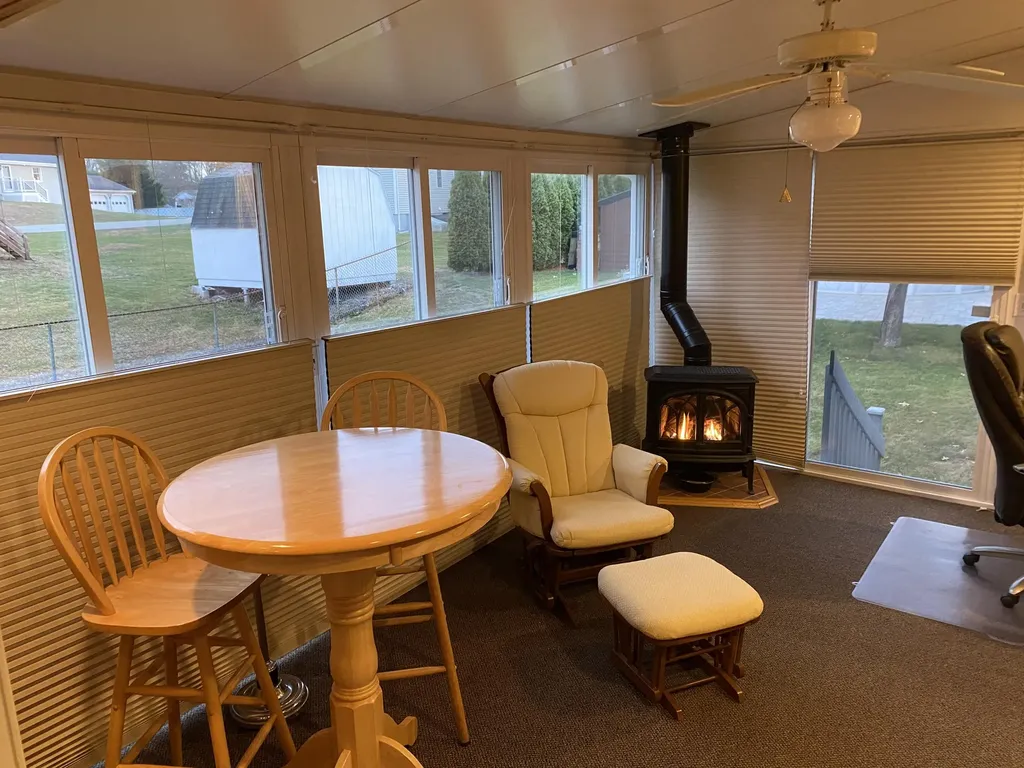 17 Swale Lane Lewiston ME 04240