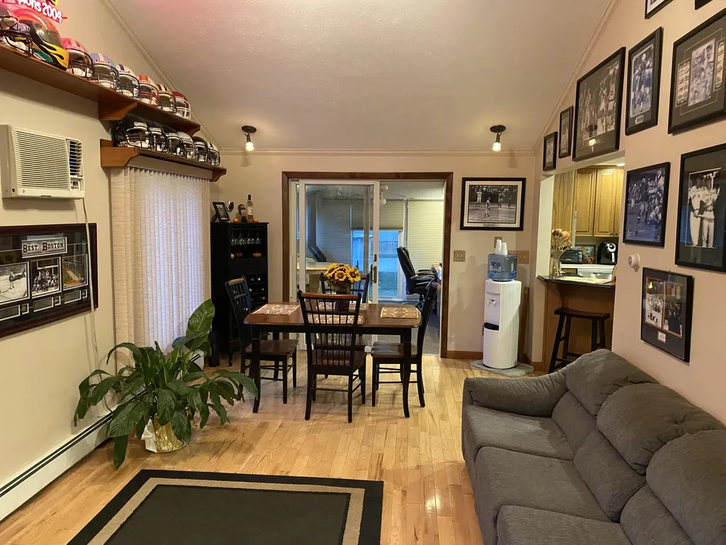 17 Swale Lane Lewiston ME 04240