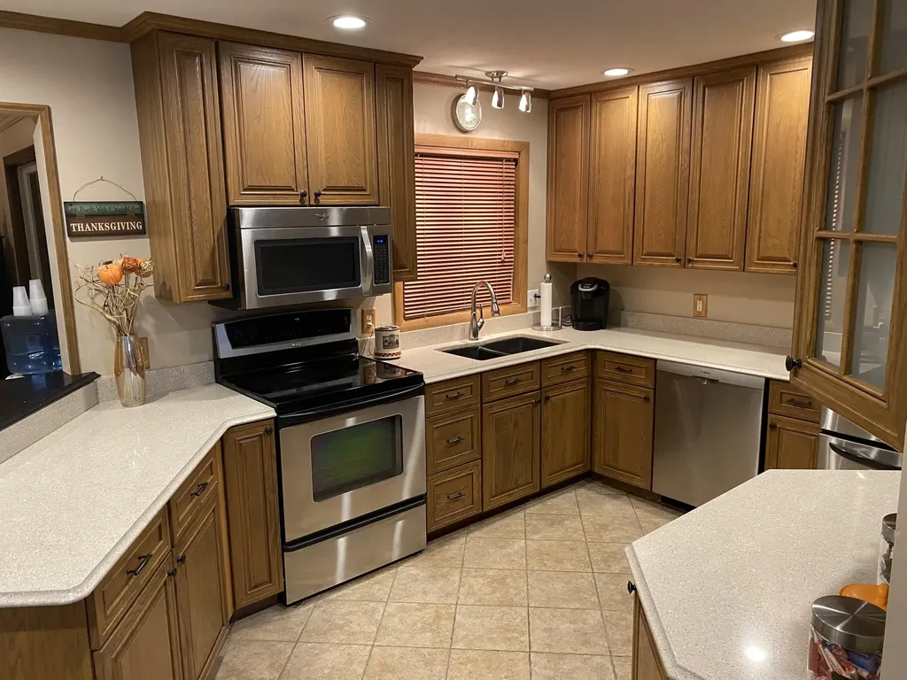17 Swale Lane Lewiston ME 04240