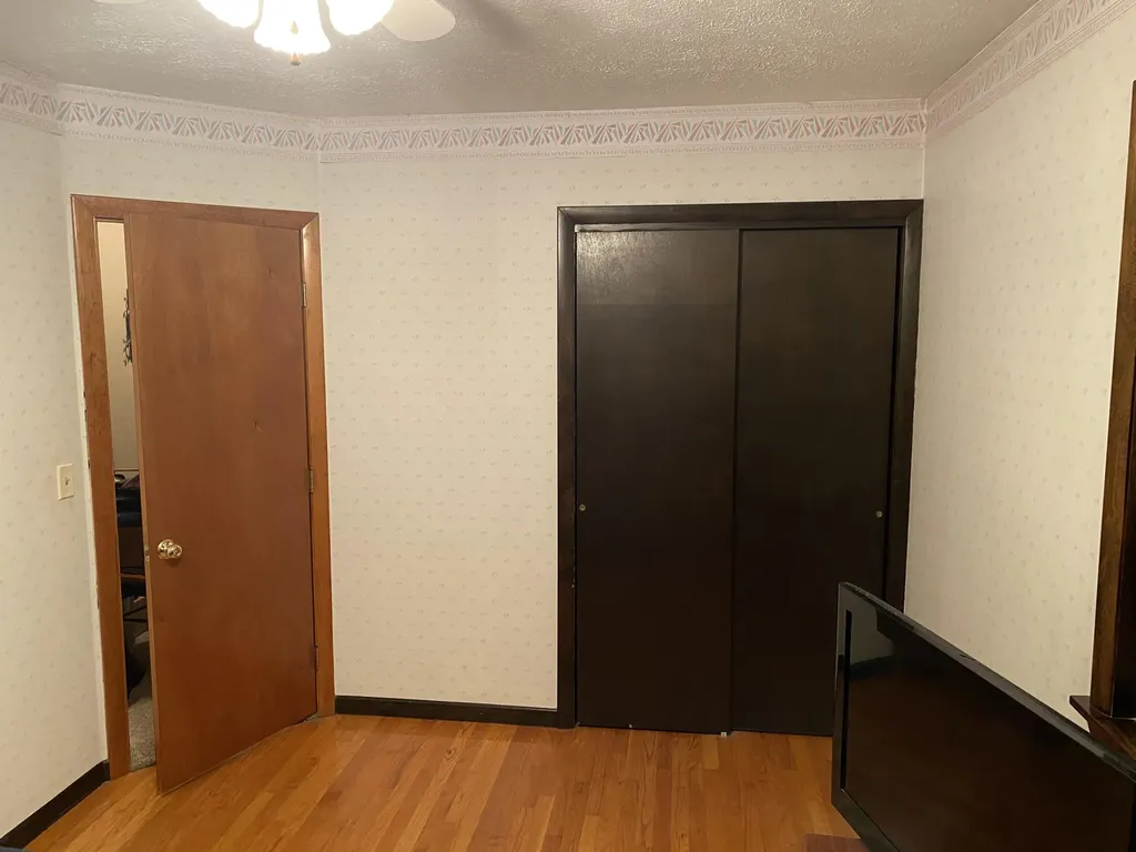 17 Swale Lane Lewiston ME 04240