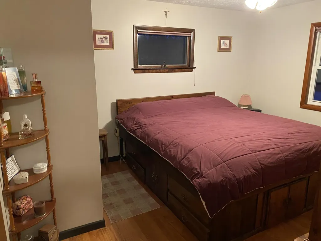 17 Swale Lane Lewiston ME 04240