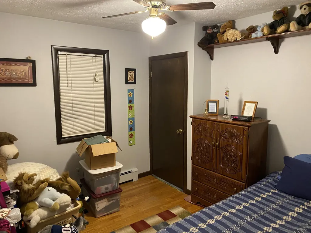 17 Swale Lane Lewiston ME 04240