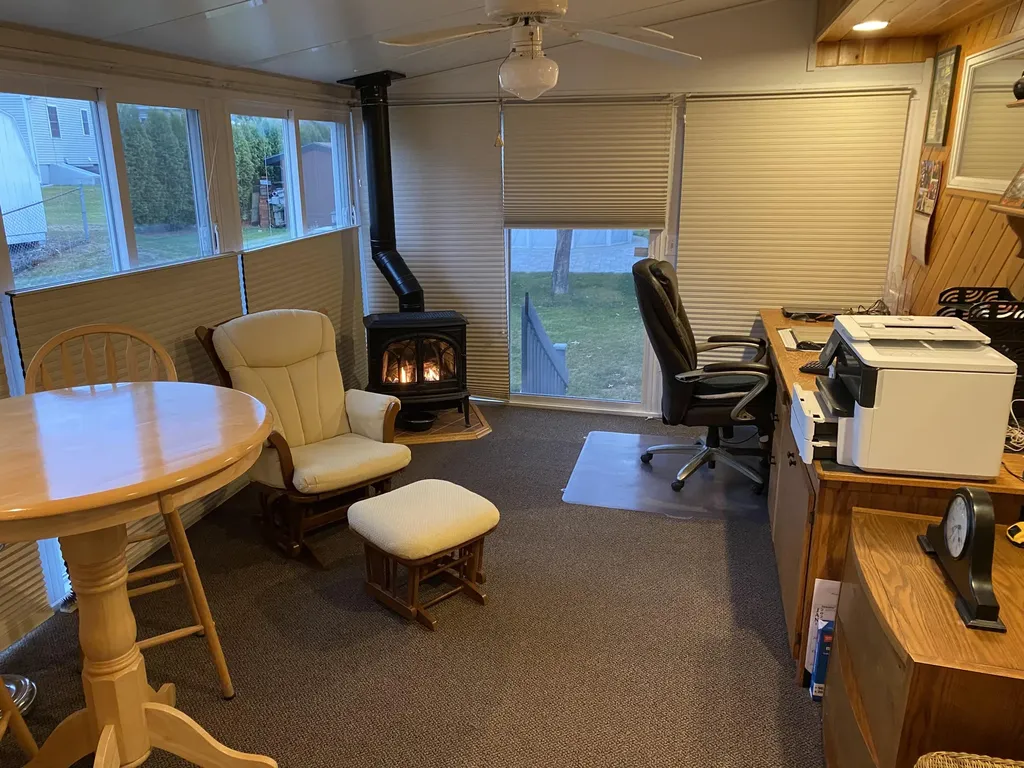 17 Swale Lane Lewiston ME 04240