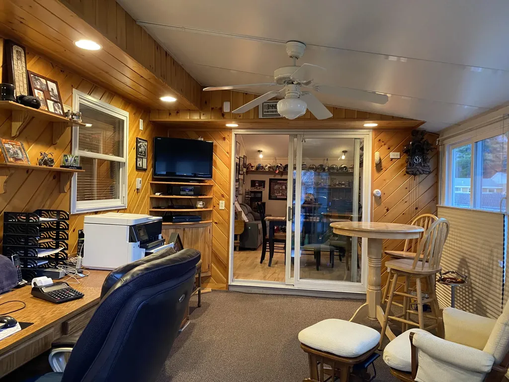17 Swale Lane Lewiston ME 04240
