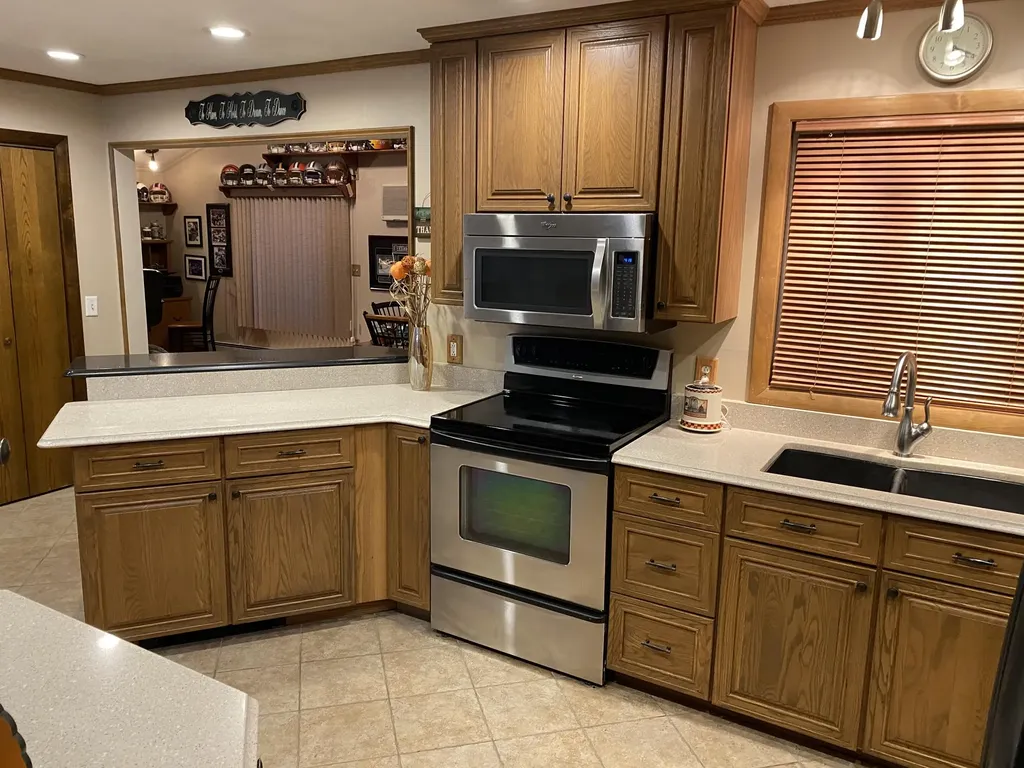 17 Swale Lane Lewiston ME 04240