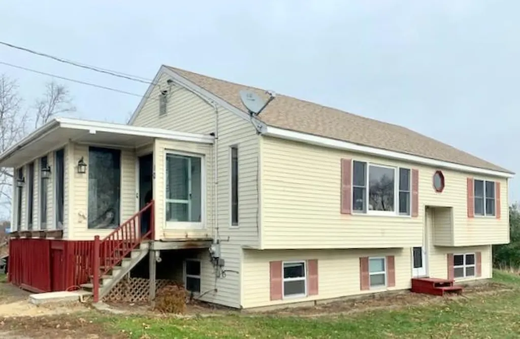 10 Ten Lots Road Fairfield ME 04937