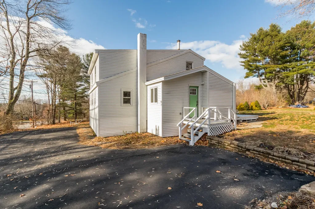 41 Yarmouth Road Gray ME 04039