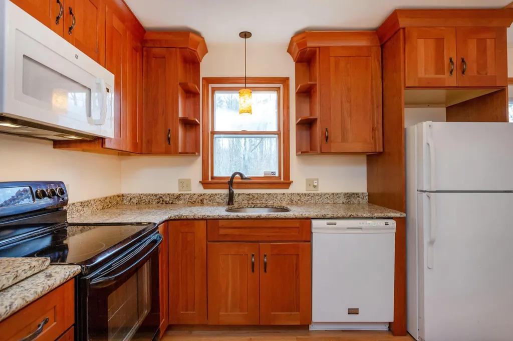 113 Marston Road Richmond ME 04357