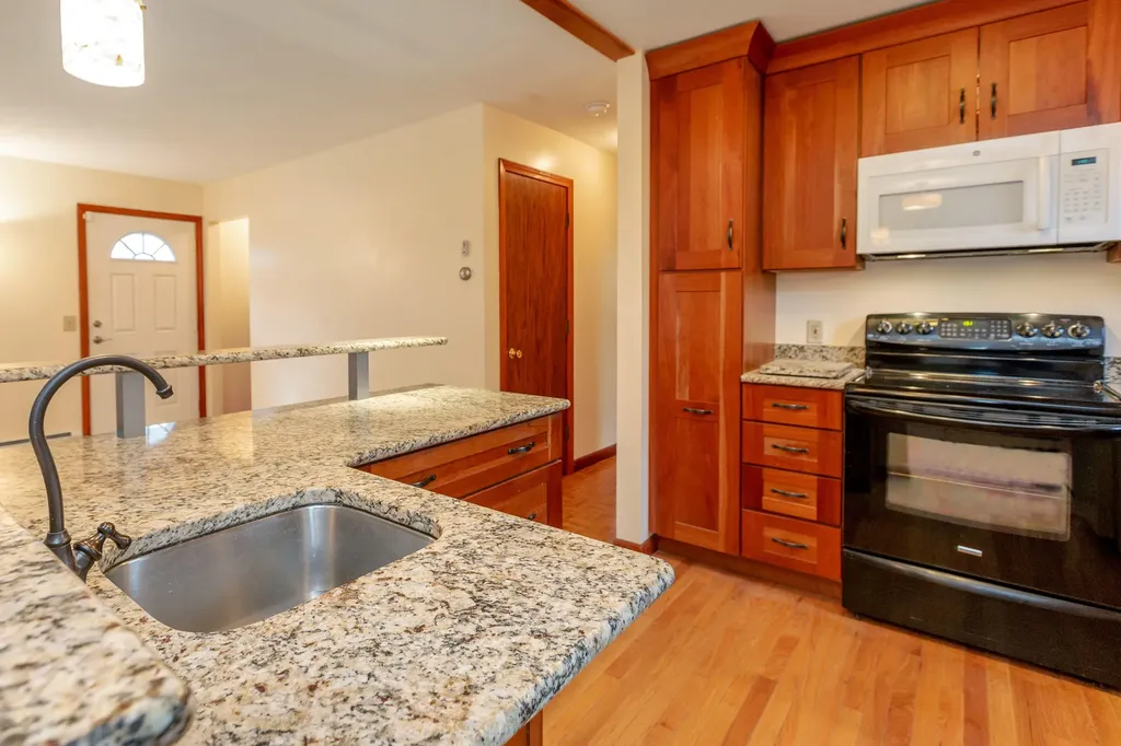 113 Marston Road Richmond ME 04357