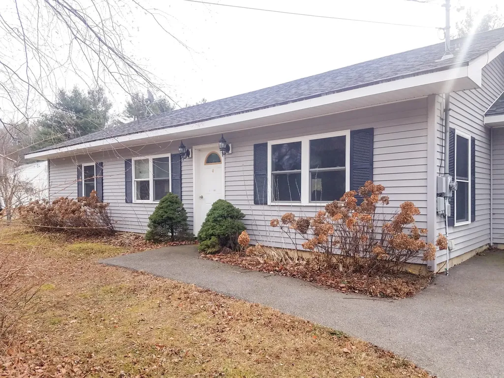 8 Severance Street Hampden ME 04444