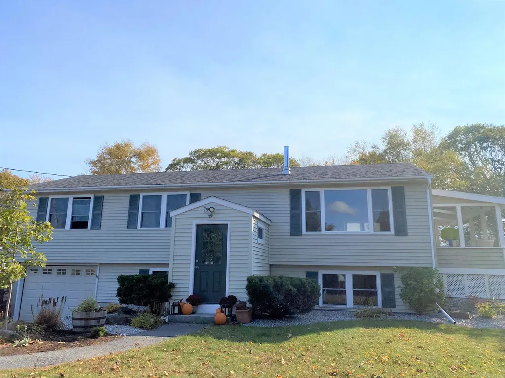 21 Mountain View Drive Rockland ME 04841