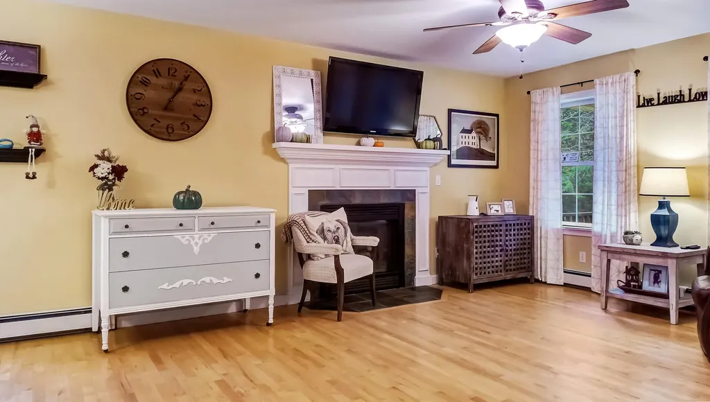 32 Harley Lane Bowdoin ME 04287