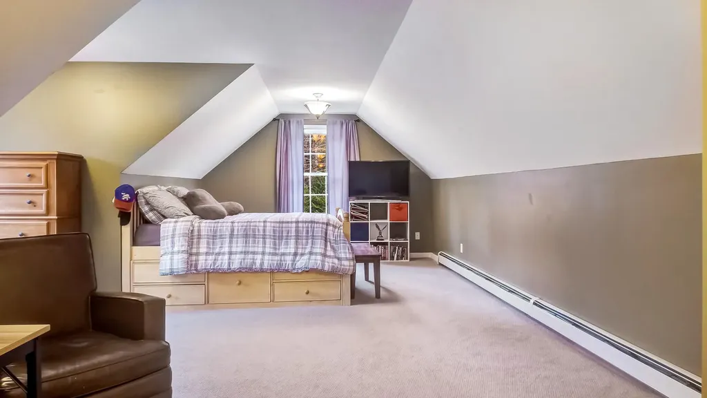 32 Harley Lane Bowdoin ME 04287