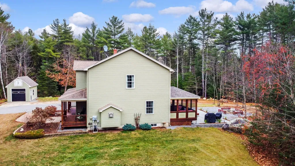 32 Harley Lane Bowdoin ME 04287