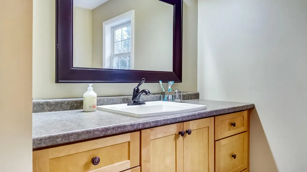 32 Harley Lane Bowdoin ME 04287