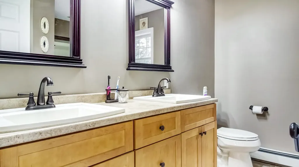 32 Harley Lane Bowdoin ME 04287