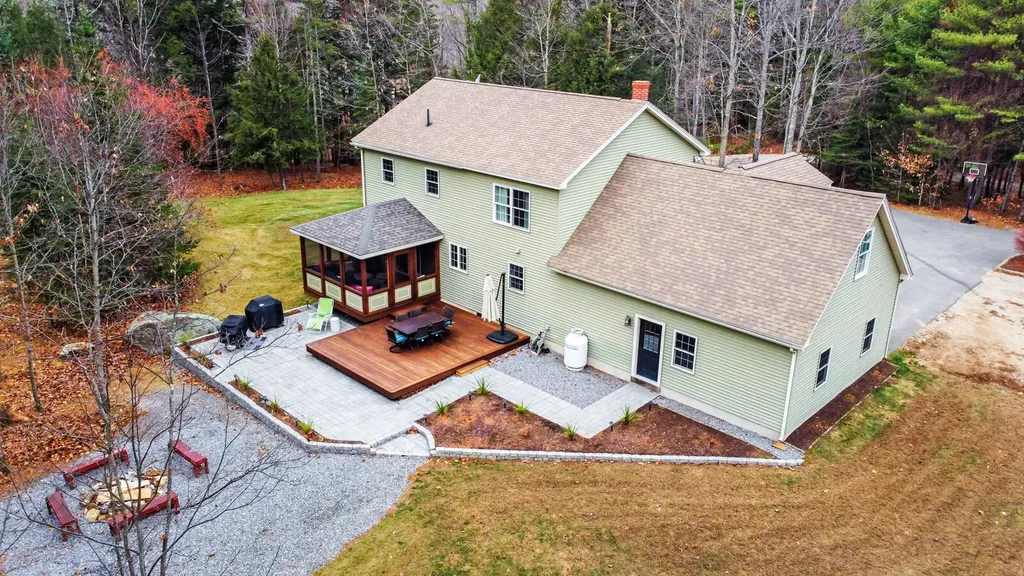 32 Harley Lane Bowdoin ME 04287