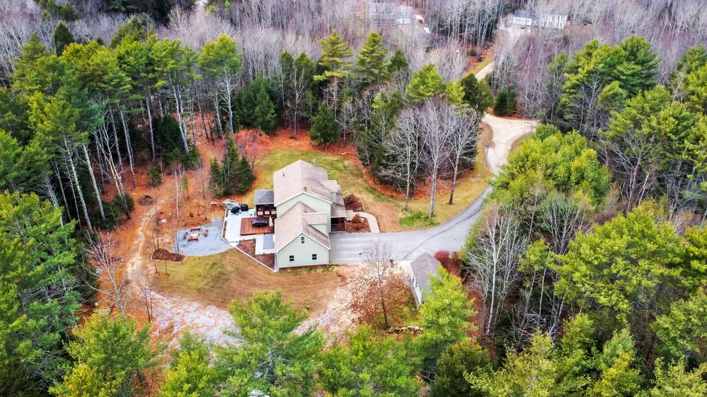 32 Harley Lane Bowdoin ME 04287