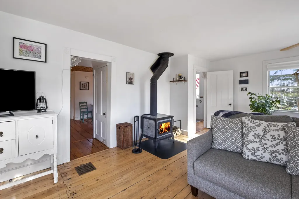 42 Erin Street Thomaston ME 04861