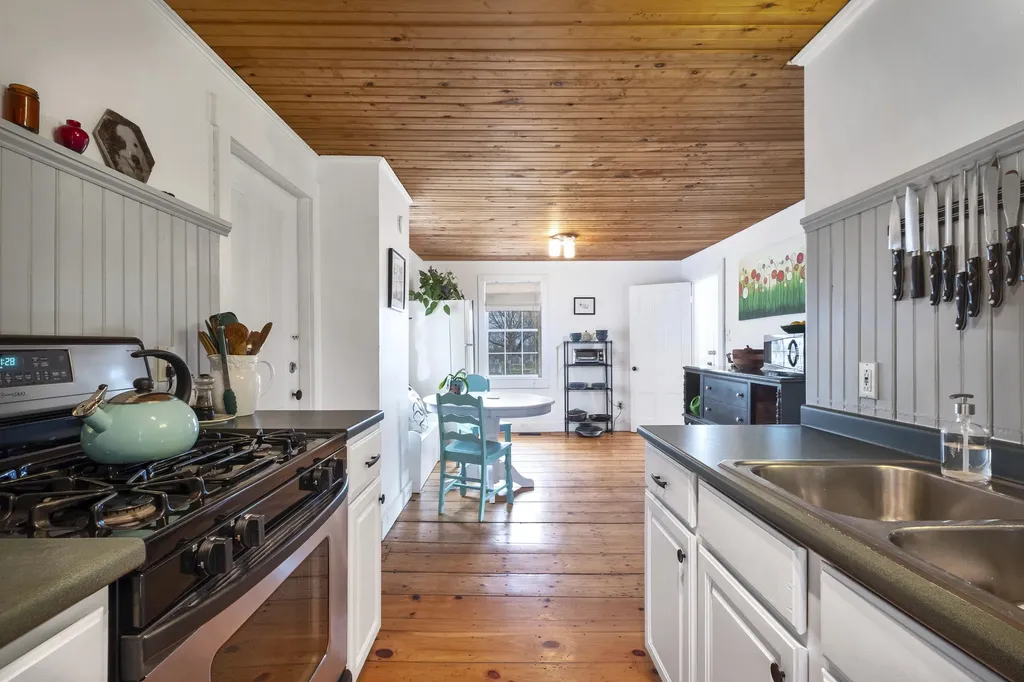 42 Erin Street Thomaston ME 04861