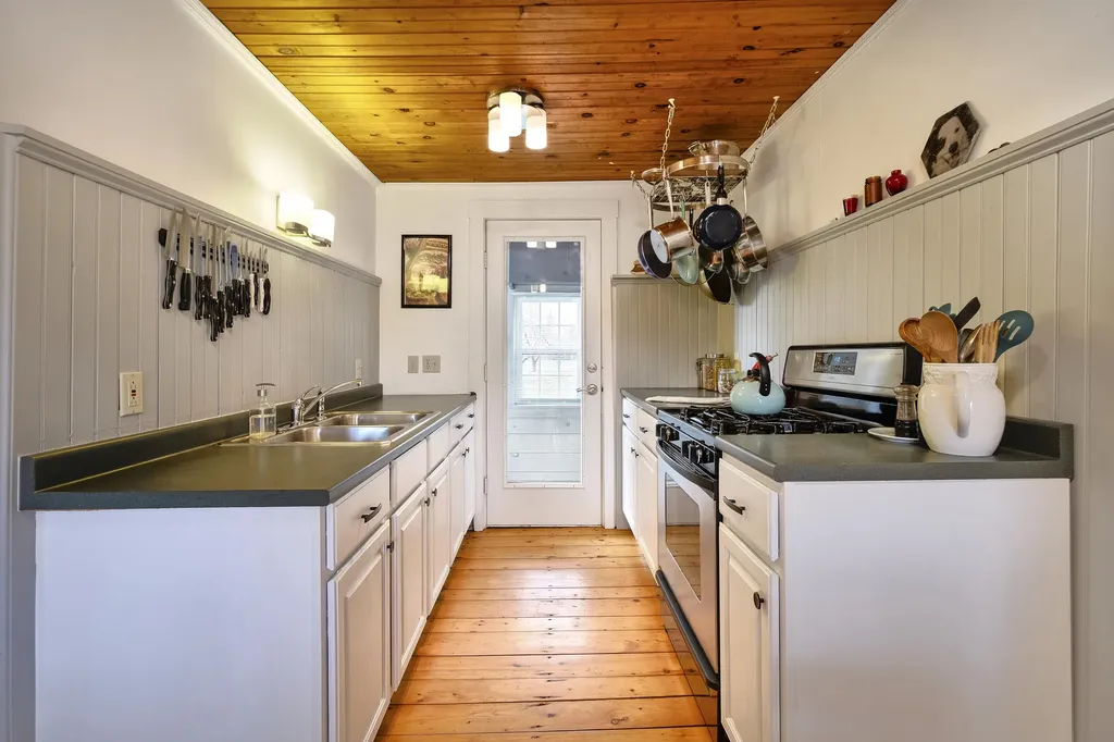 42 Erin Street Thomaston ME 04861