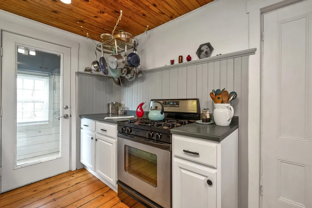 42 Erin Street Thomaston ME 04861