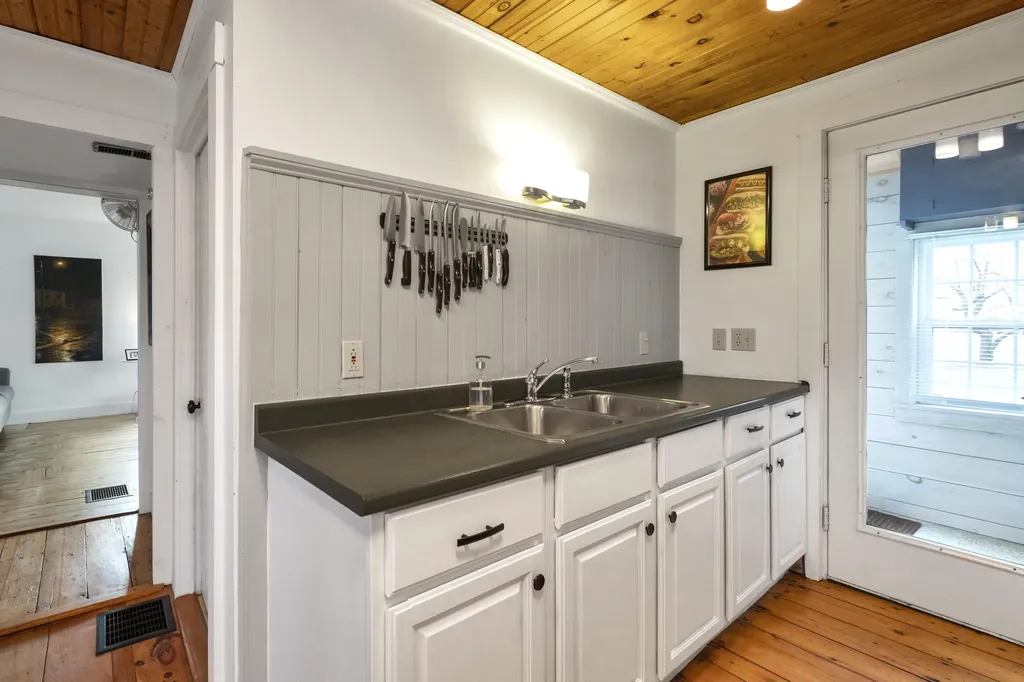 42 Erin Street Thomaston ME 04861