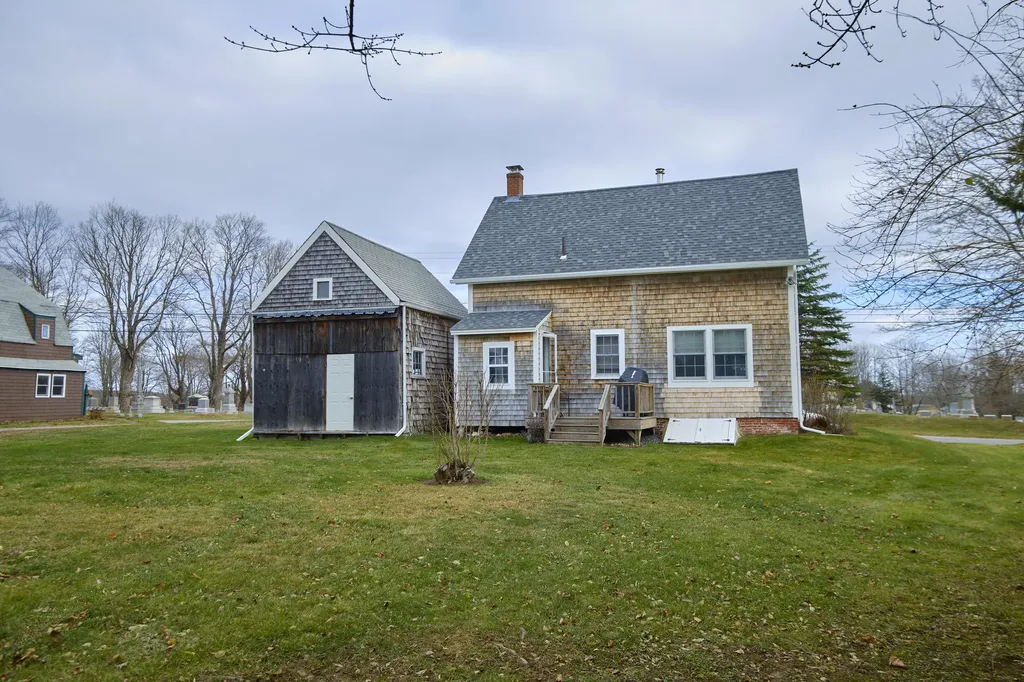 42 Erin Street Thomaston ME 04861