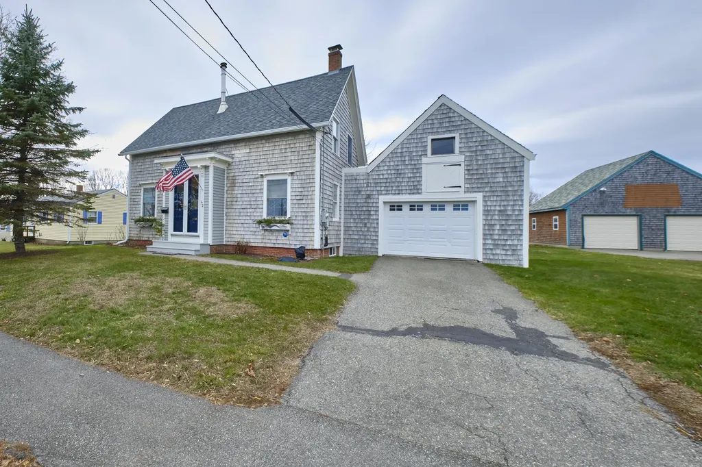 42 Erin Street Thomaston ME 04861