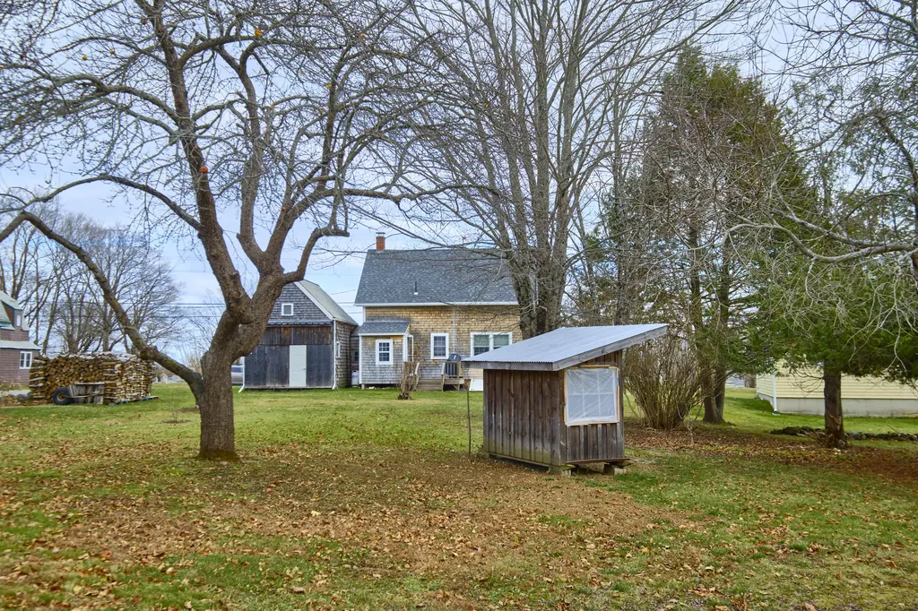 42 Erin Street Thomaston ME 04861