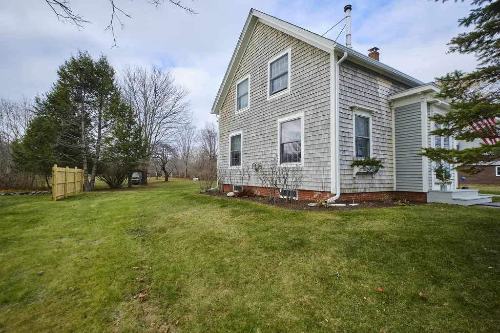 42 Erin Street Thomaston ME 04861