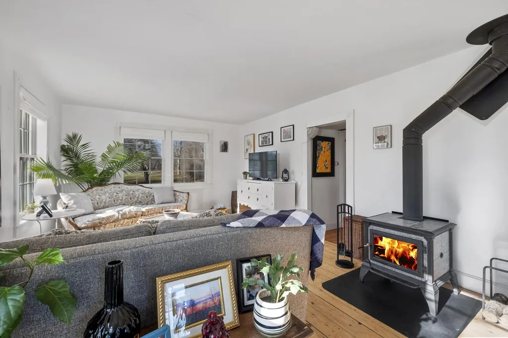 42 Erin Street Thomaston ME 04861